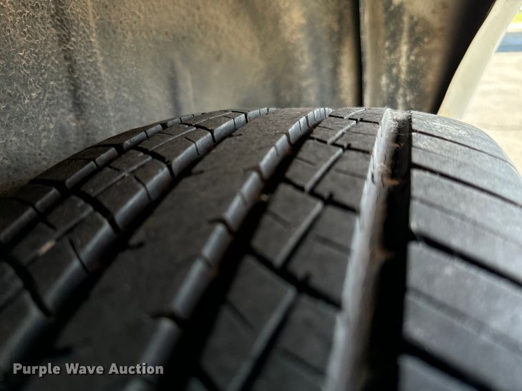 image for item NQ9704 2003 Dodge Caravan van