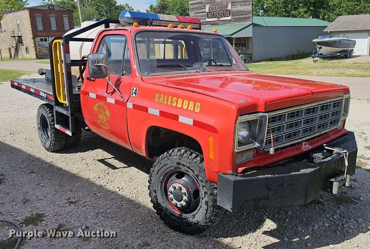 image for item NX9006 1978 Chevrolet 30 water truck