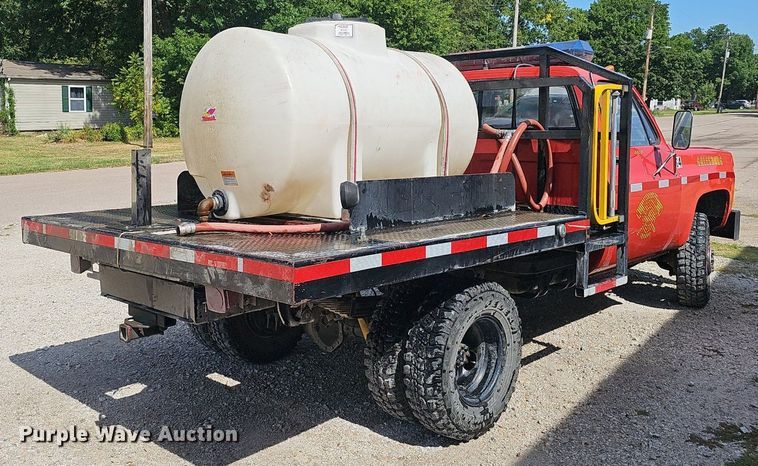 image for item NX9006 1978 Chevrolet 30 water truck