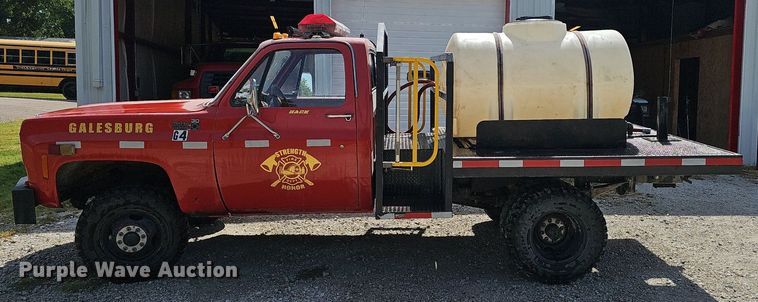image for item NX9006 1978 Chevrolet 30 water truck