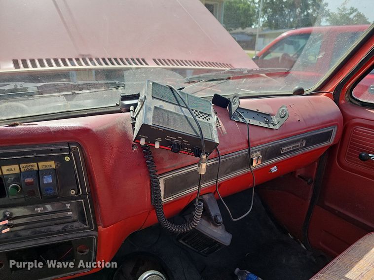 image for item NX9006 1978 Chevrolet 30 water truck