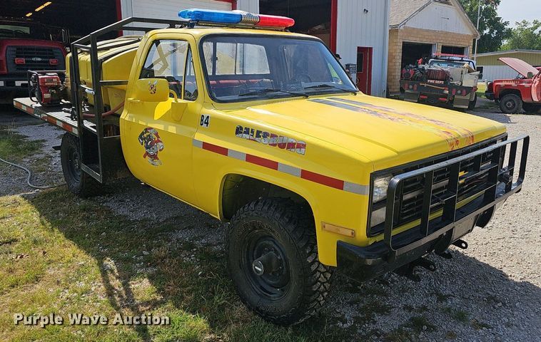 image for item NX9007 1986 Chevrolet 1 Ton flatbed truck