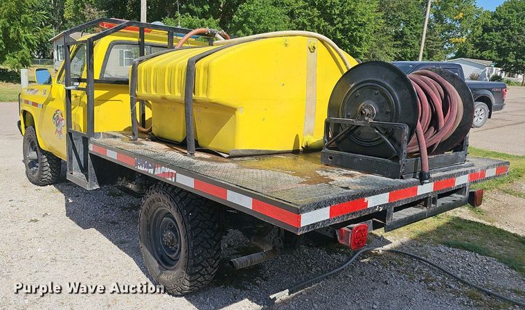 image for item NX9007 1986 Chevrolet 1 Ton flatbed truck