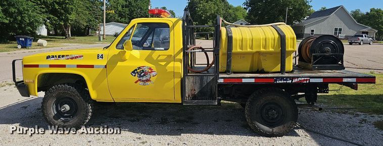 image for item NX9007 1986 Chevrolet 1 Ton flatbed truck