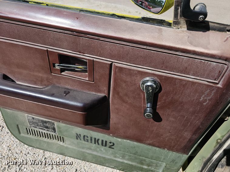 image for item NX9007 1986 Chevrolet 1 Ton flatbed truck