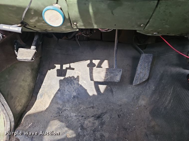 image for item NX9007 1986 Chevrolet 1 Ton flatbed truck