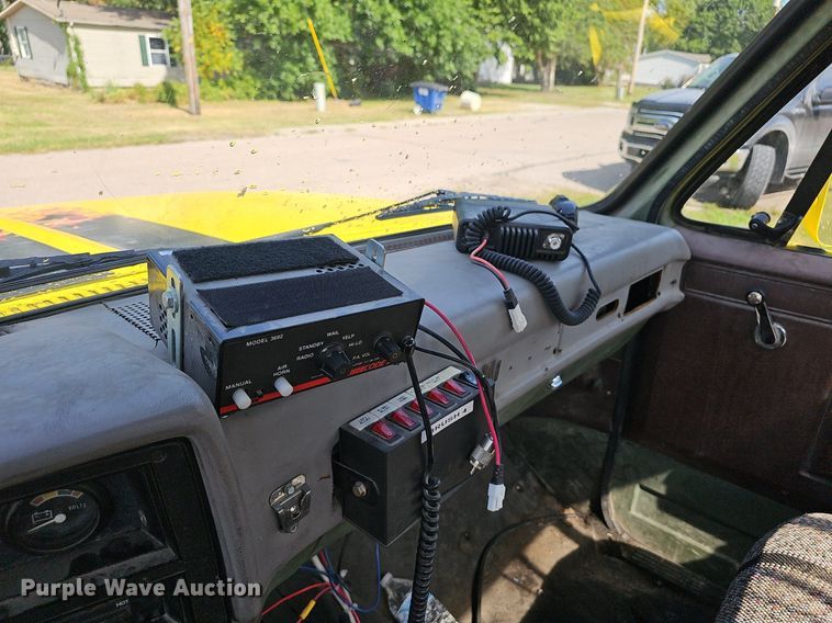 image for item NX9007 1986 Chevrolet 1 Ton flatbed truck