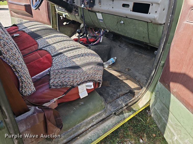 image for item NX9007 1986 Chevrolet 1 Ton flatbed truck