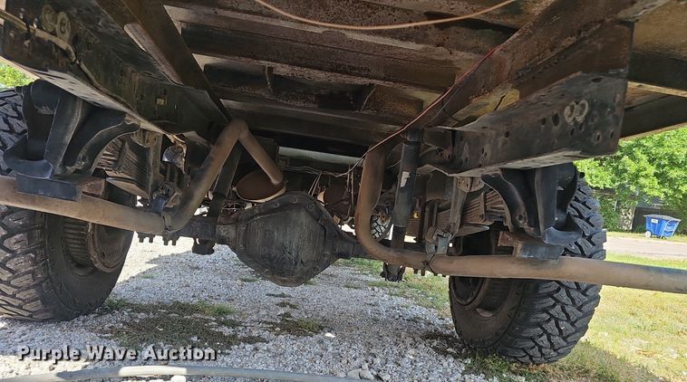 image for item NX9007 1986 Chevrolet 1 Ton flatbed truck