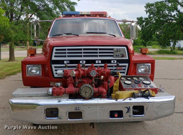 image for item NY9353 1984 Ford F700 pumper fire truck