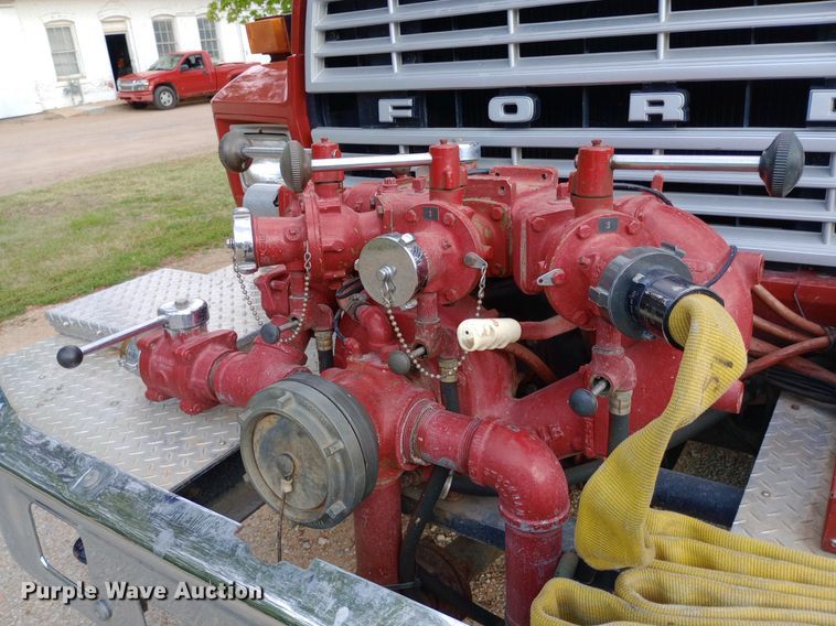 image for item NY9353 1984 Ford F700 pumper fire truck