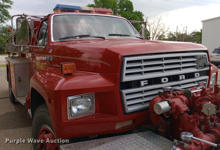image for item NY9353 1984 Ford F700 pumper fire truck