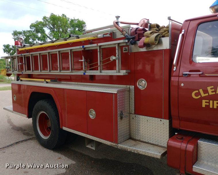 image for item NY9353 1984 Ford F700 pumper fire truck