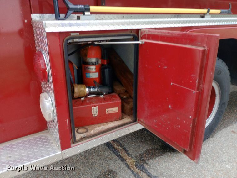 image for item NY9353 1984 Ford F700 pumper fire truck