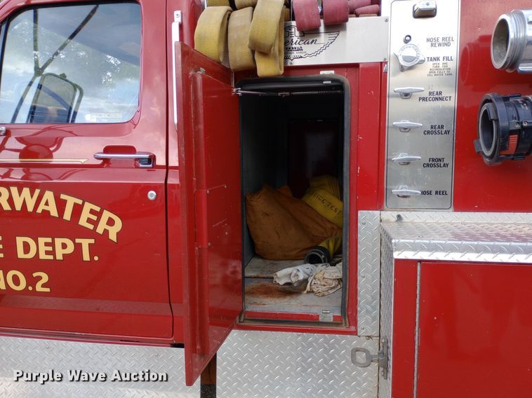 image for item NY9353 1984 Ford F700 pumper fire truck