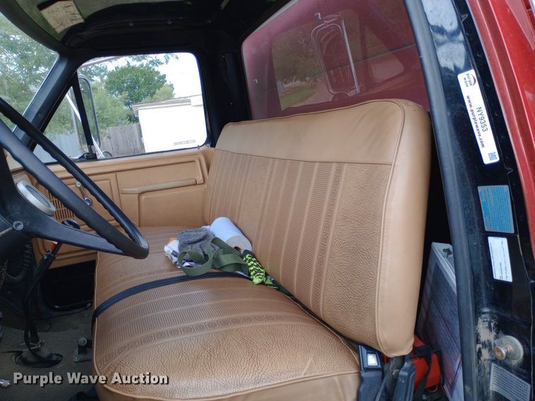 image for item NY9353 1984 Ford F700 pumper fire truck