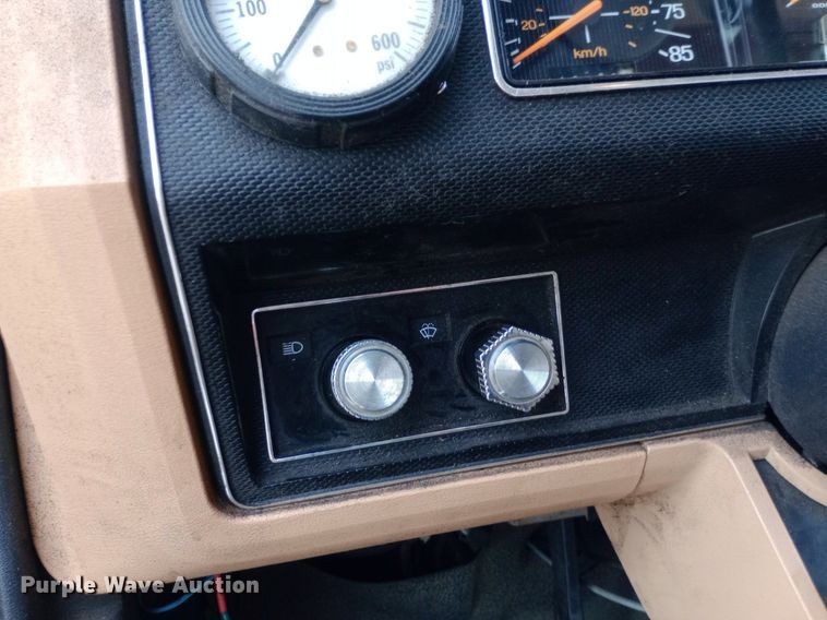 image for item NY9353 1984 Ford F700 pumper fire truck