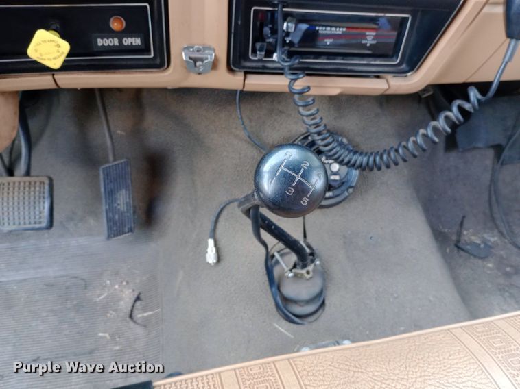 image for item NY9353 1984 Ford F700 pumper fire truck