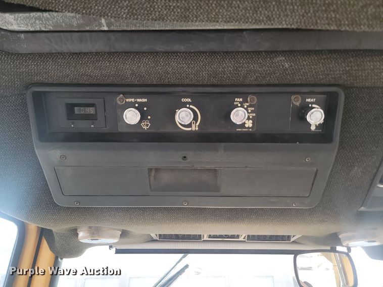 image for item OD9660 1991 Ford 7710 tractor