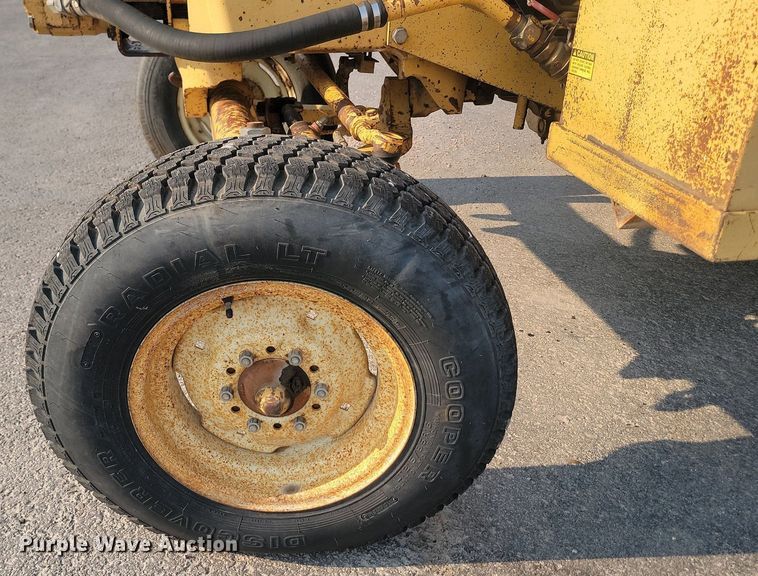 image for item OD9660 1991 Ford 7710 tractor