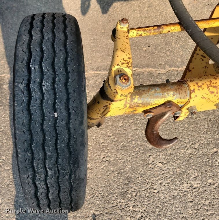 image for item OD9660 1991 Ford 7710 tractor