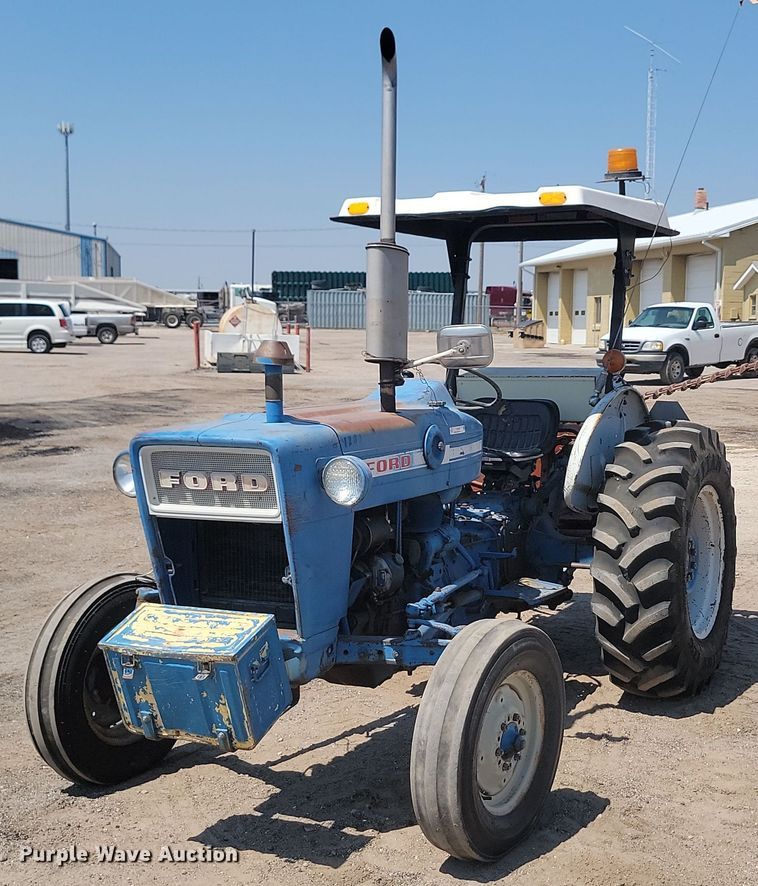 image for item OD9662 1971 Ford 2000 tractor