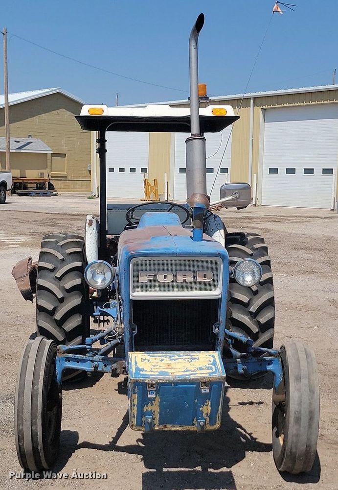 image for item OD9662 1971 Ford 2000 tractor