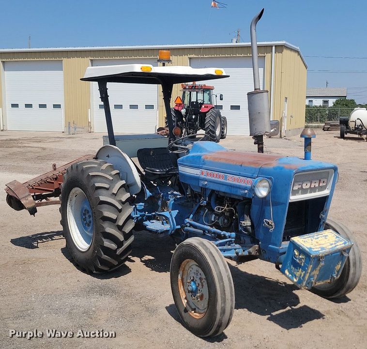 image for item OD9662 1971 Ford 2000 tractor