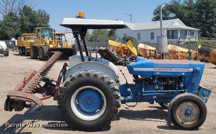image for item OD9662 1971 Ford 2000 tractor