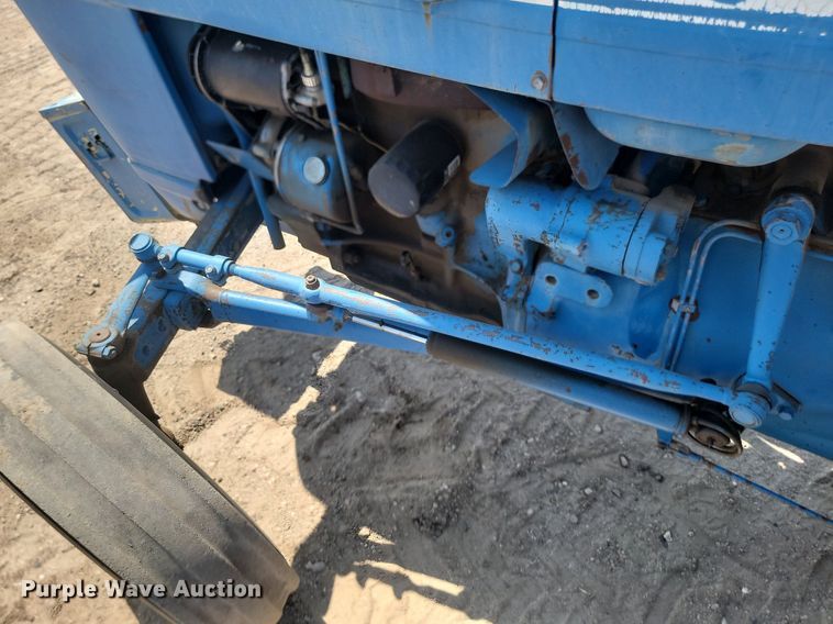 image for item OD9662 1971 Ford 2000 tractor