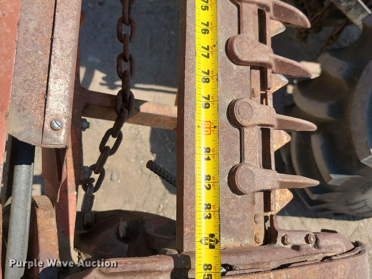 image for item OD9662 1971 Ford 2000 tractor