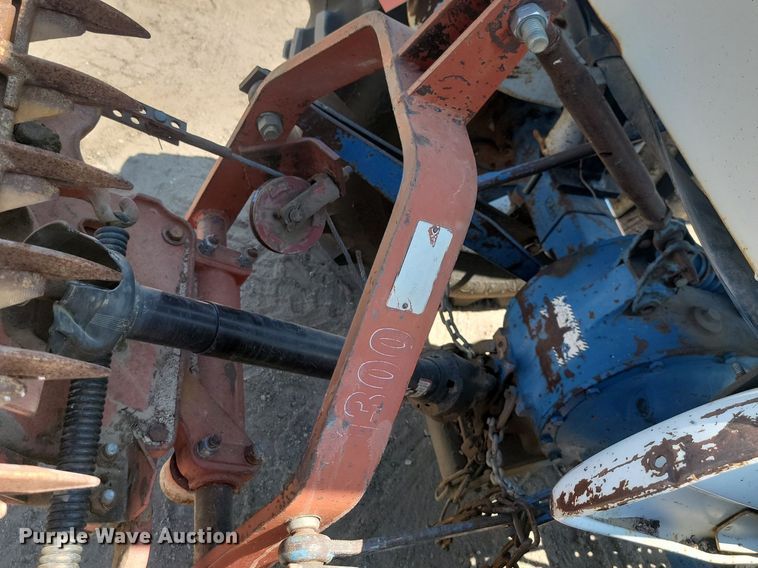 image for item OD9662 1971 Ford 2000 tractor