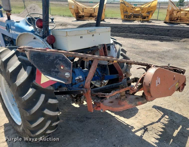 image for item OD9662 1971 Ford 2000 tractor