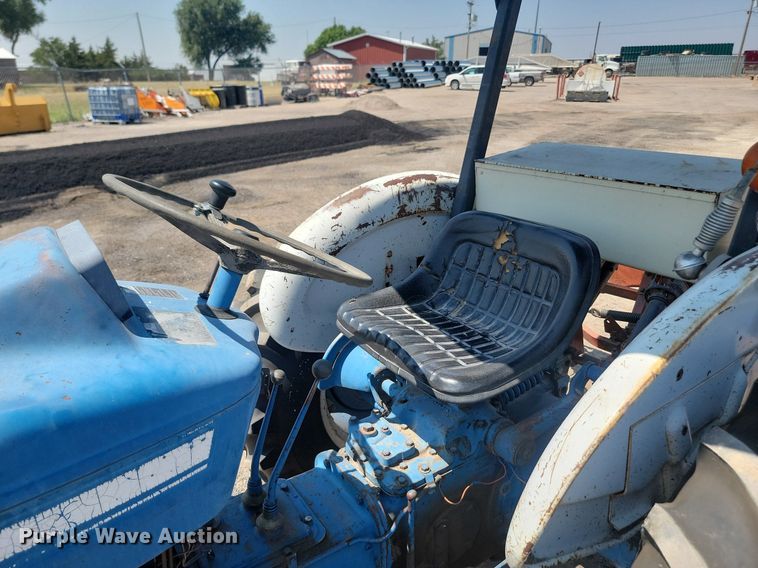 image for item OD9662 1971 Ford 2000 tractor