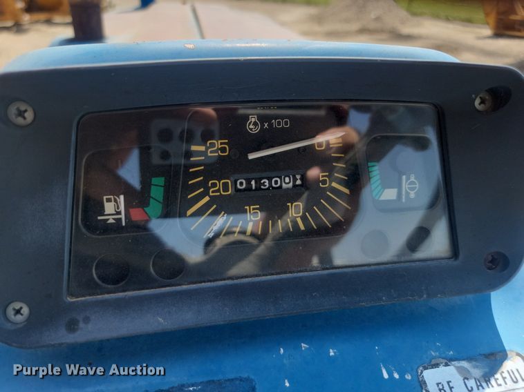 image for item OD9662 1971 Ford 2000 tractor