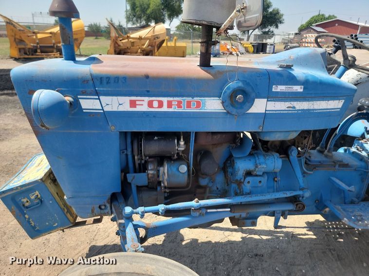 image for item OD9662 1971 Ford 2000 tractor