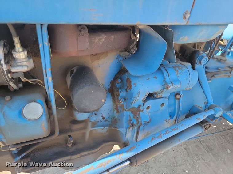 image for item OD9662 1971 Ford 2000 tractor