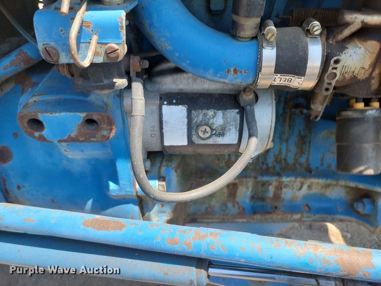 image for item OD9662 1971 Ford 2000 tractor