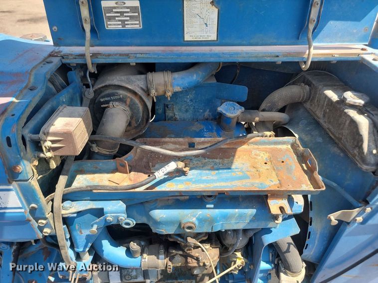 image for item OD9662 1971 Ford 2000 tractor