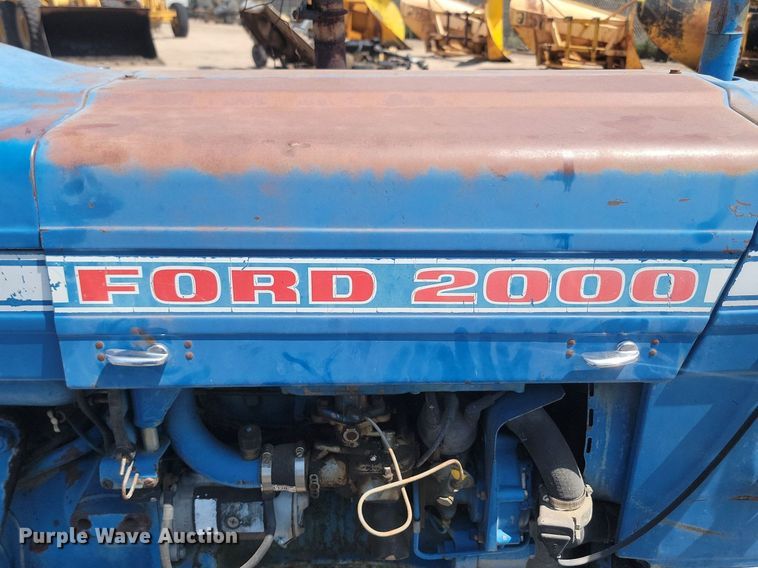 image for item OD9662 1971 Ford 2000 tractor
