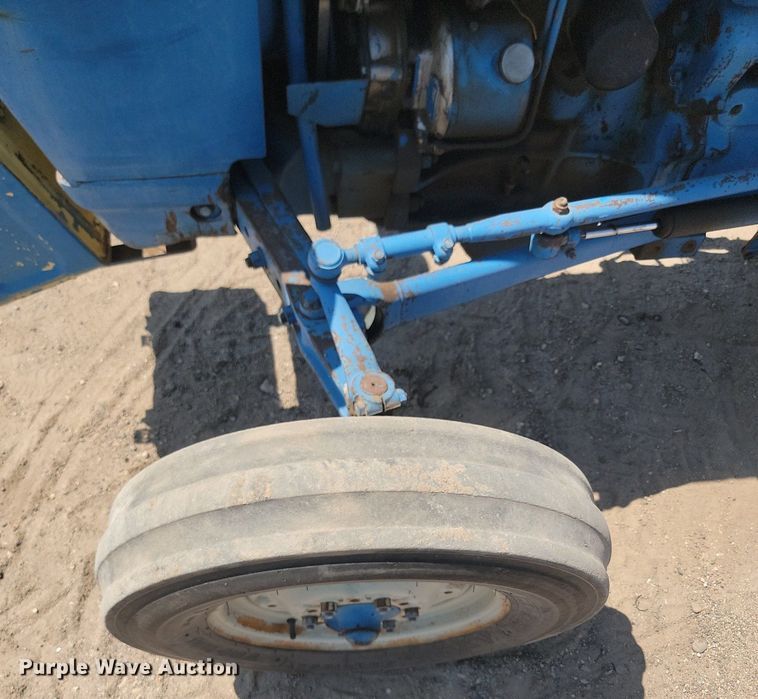 image for item OD9662 1971 Ford 2000 tractor