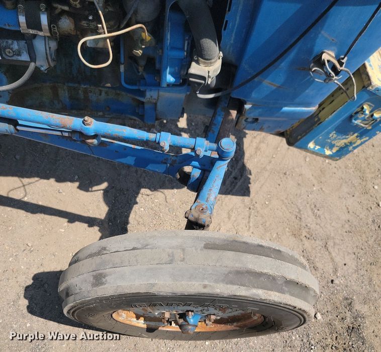 image for item OD9662 1971 Ford 2000 tractor