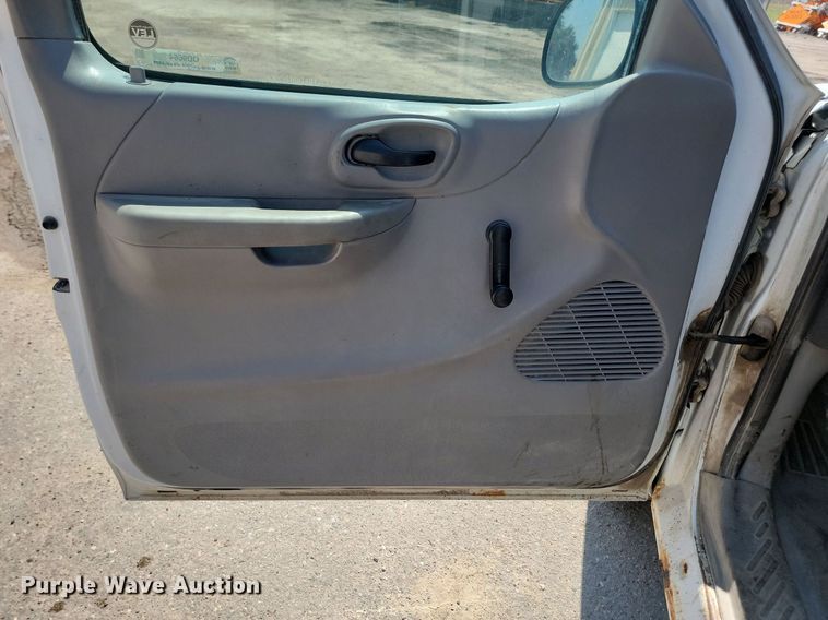 image for item OD9664 2000 Ford F150 pickup truck