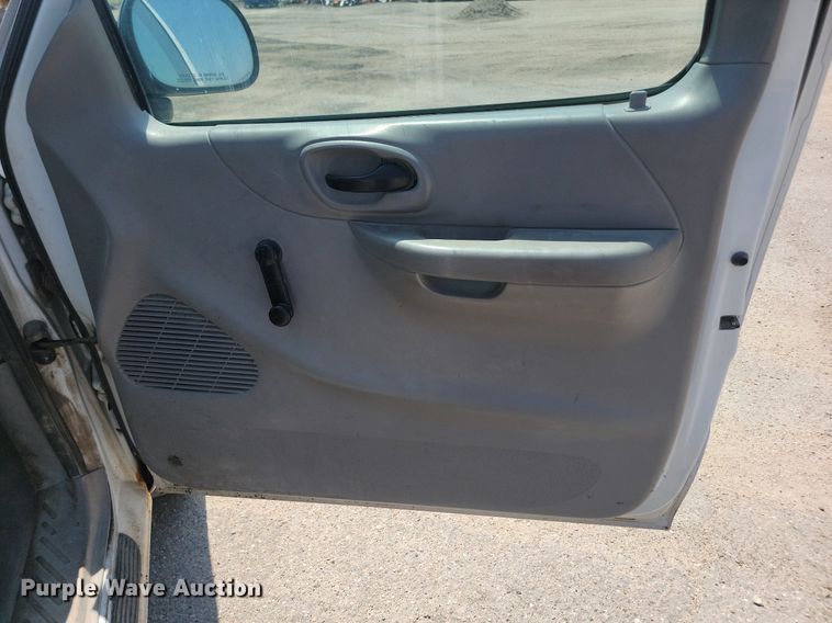 image for item OD9664 2000 Ford F150 pickup truck