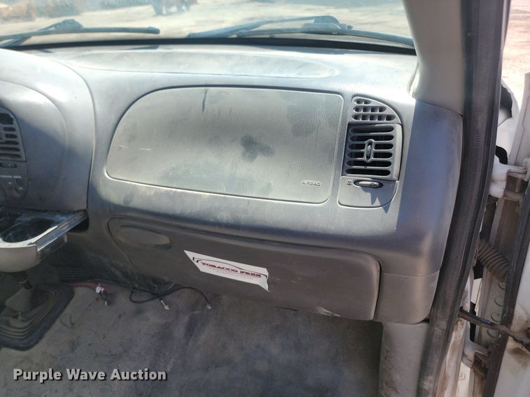 image for item OD9664 2000 Ford F150 pickup truck