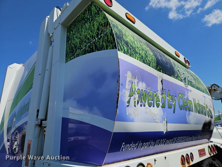 image for item OF9822 2011 International  7300 refuse truck