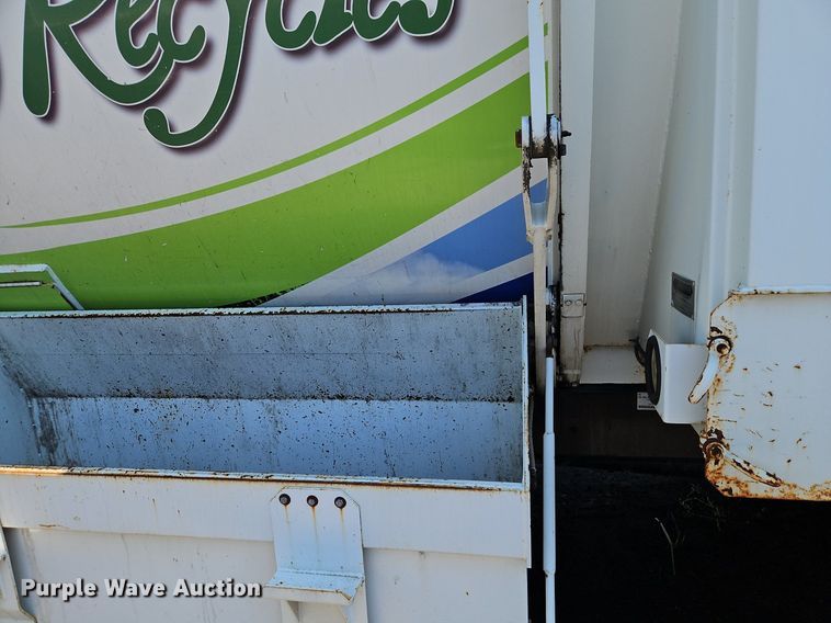 image for item OF9822 2011 International  7300 refuse truck