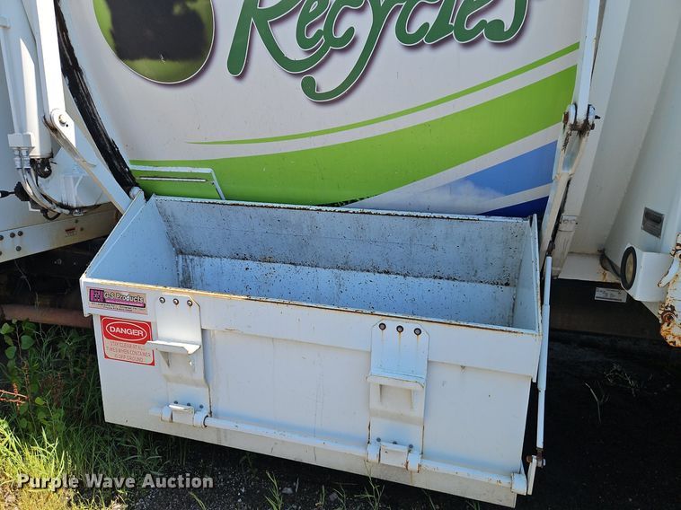 image for item OF9822 2011 International  7300 refuse truck