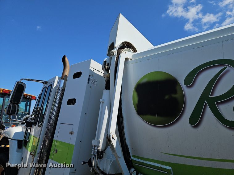 image for item OF9822 2011 International  7300 refuse truck