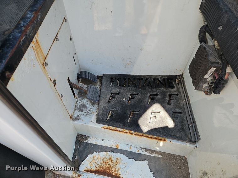 image for item OF9822 2011 International  7300 refuse truck